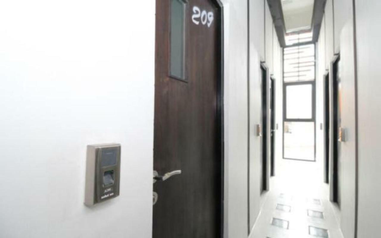Kamar Keluarga Duri Kosambi Jakarta Exterior photo